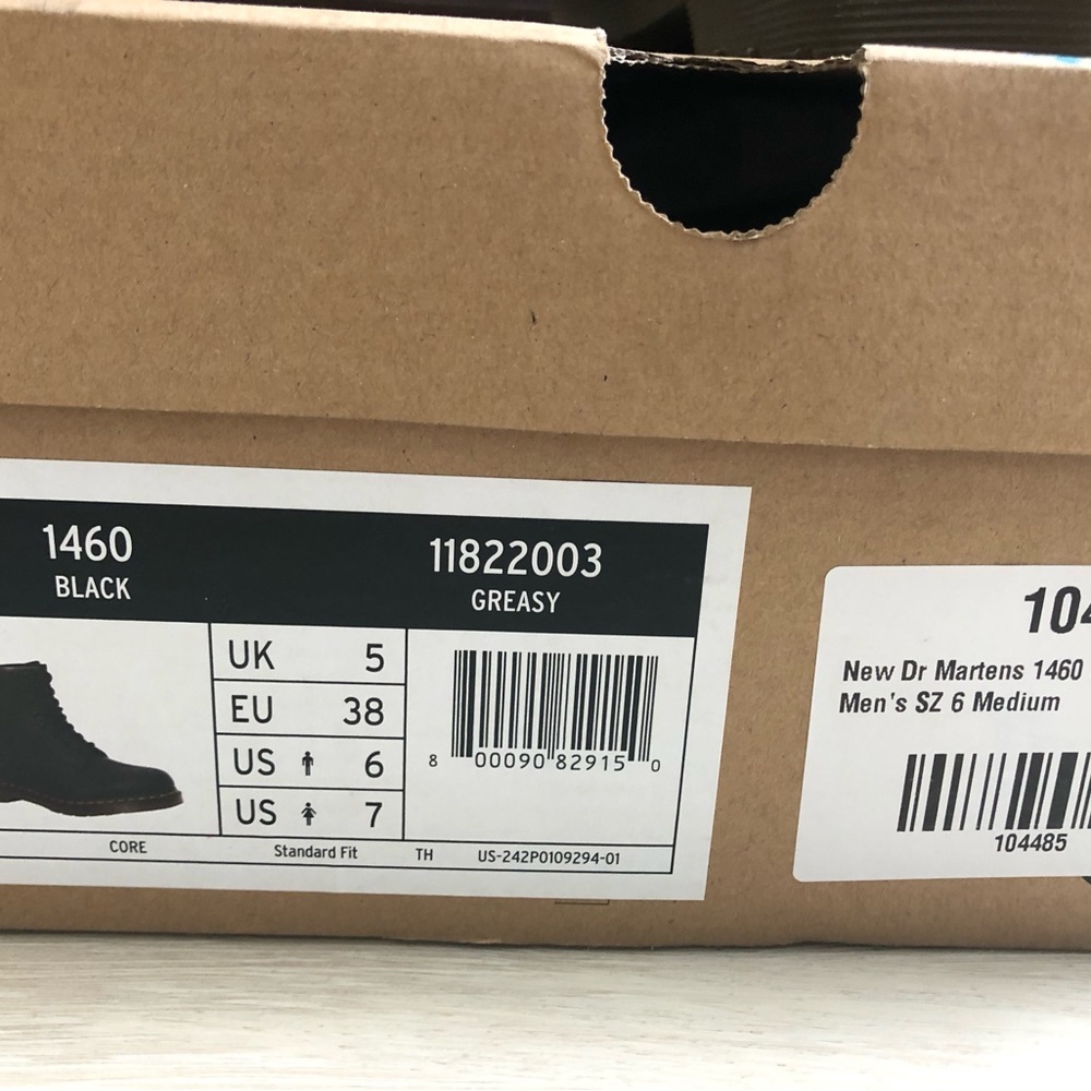 I’m selling brand new Dr martens they were the wrong size